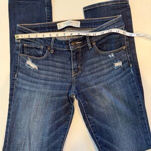 ABERCROMBIE & FITCH CLASSIC VINTAGE DISTRESSED JEANS SIZE 28/6L
